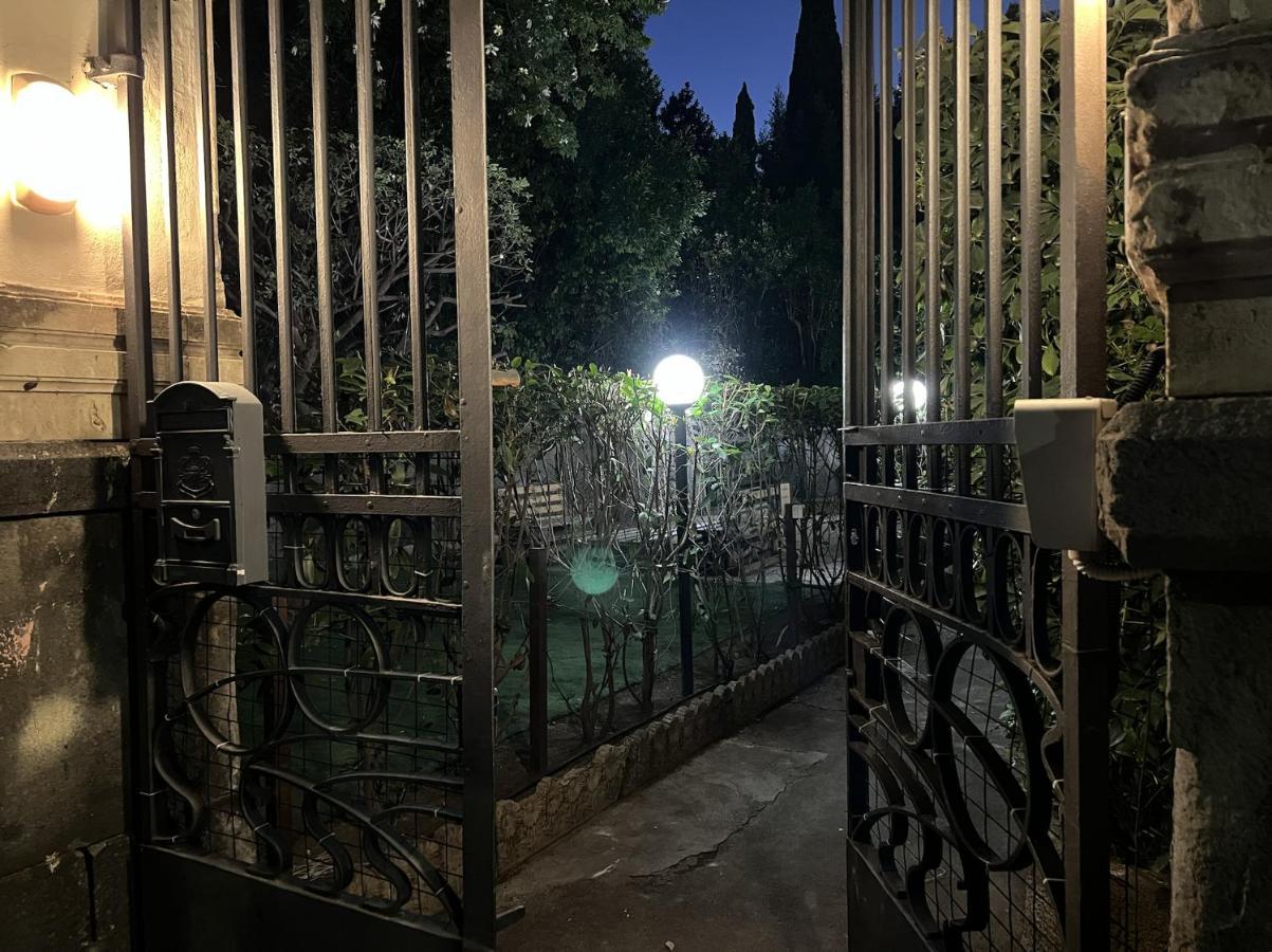 Il Giardino E Gli Affreschi Acomodação com café da manhã Catânia Exterior foto